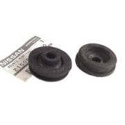 Втулка радиатора верхняя NISSAN  2150651E00/MR22001/NSB-047  U30