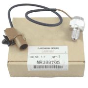 Датчик вкл задн скорости MITSUBISHI MR388765